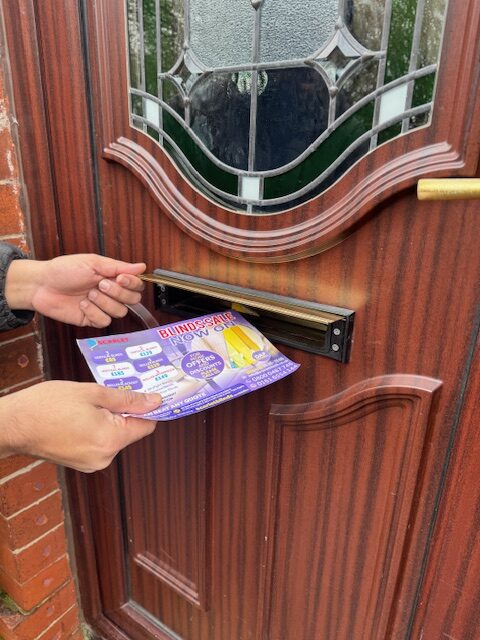 Single Leafleting, Solo Leafleting